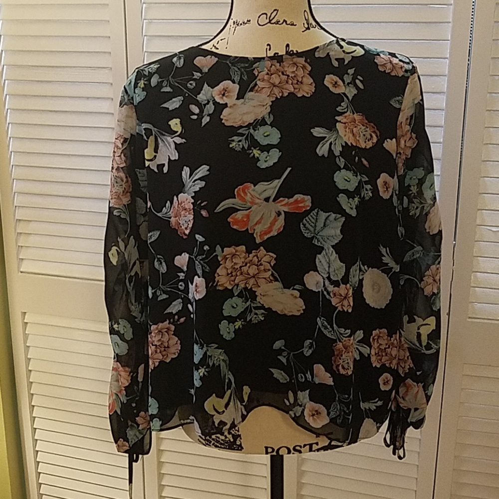 Vince Camuto Large floral sheer blouse